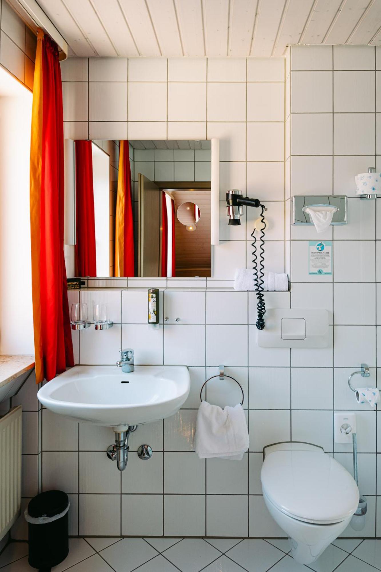 Hotel Restaurant Krone Sulzbach am Kocher エクステリア 写真