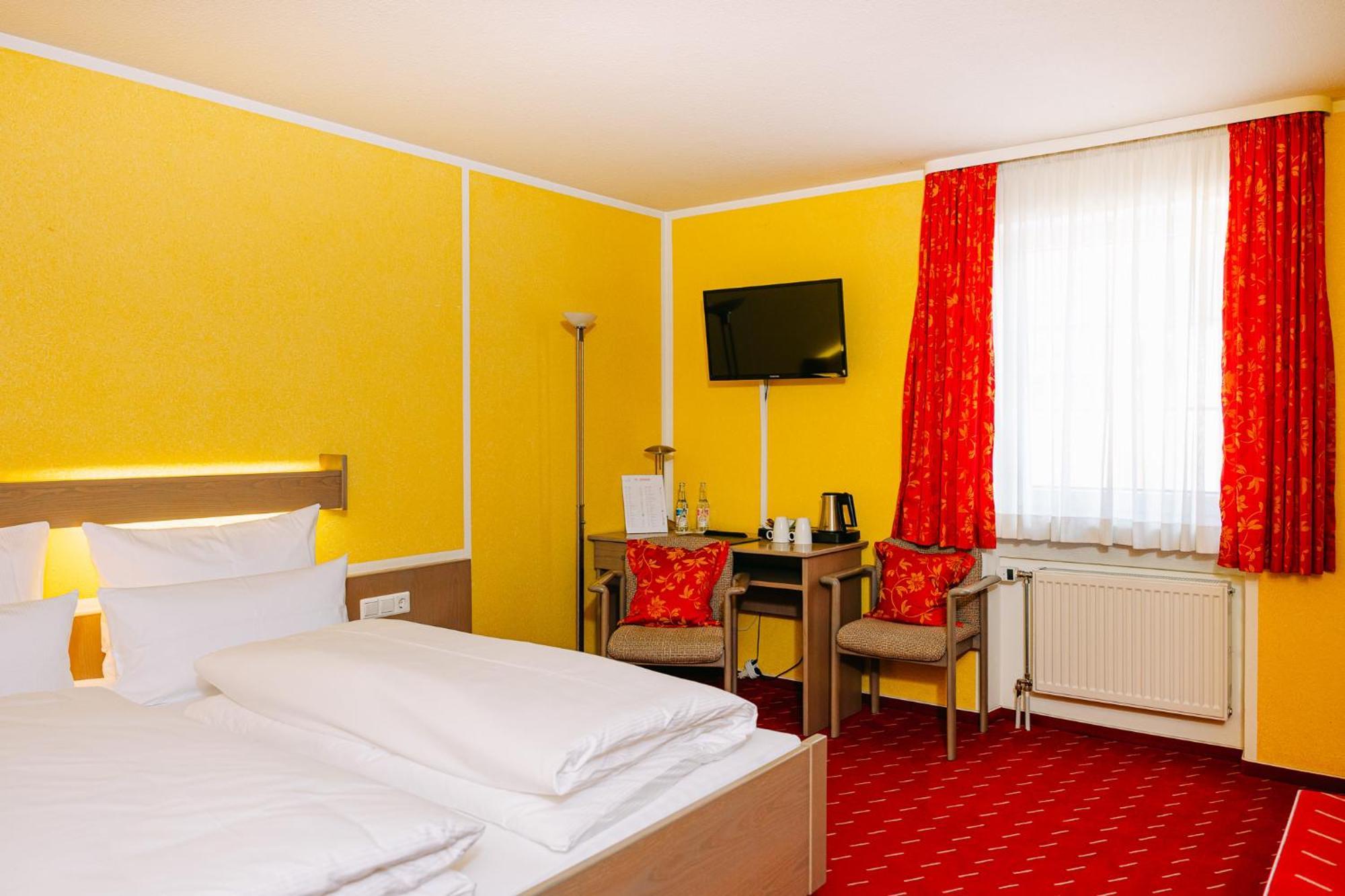 Hotel Restaurant Krone Sulzbach am Kocher エクステリア 写真