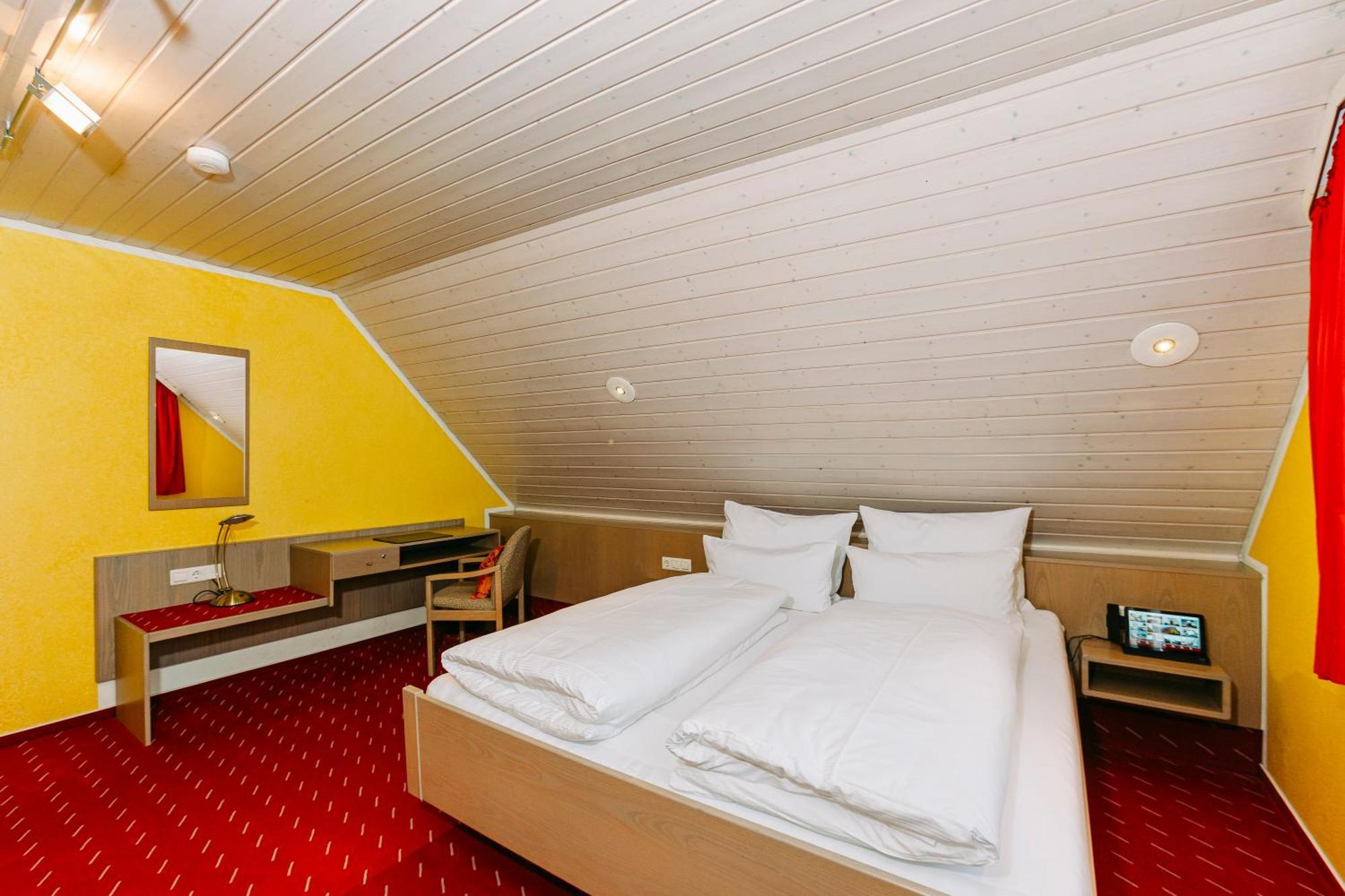 Hotel Restaurant Krone Sulzbach am Kocher エクステリア 写真